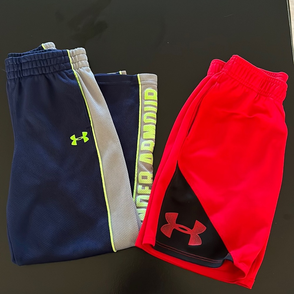 Bundle of Under Armour boys bottoms.
